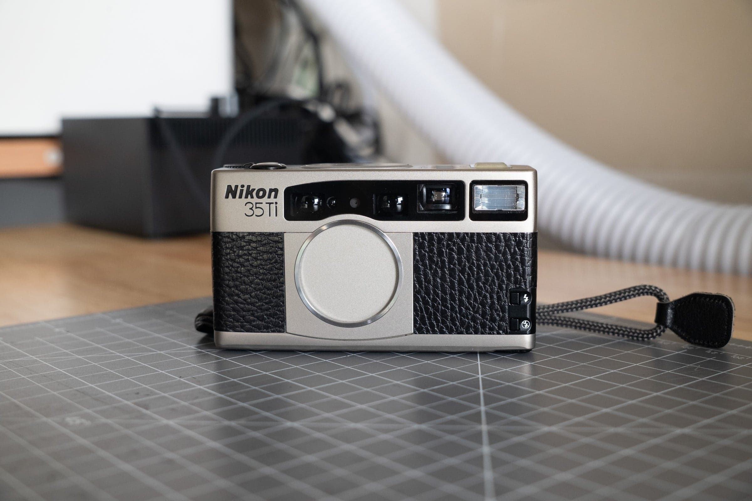 Nikon 35ti with Black Dollaro Calfskin